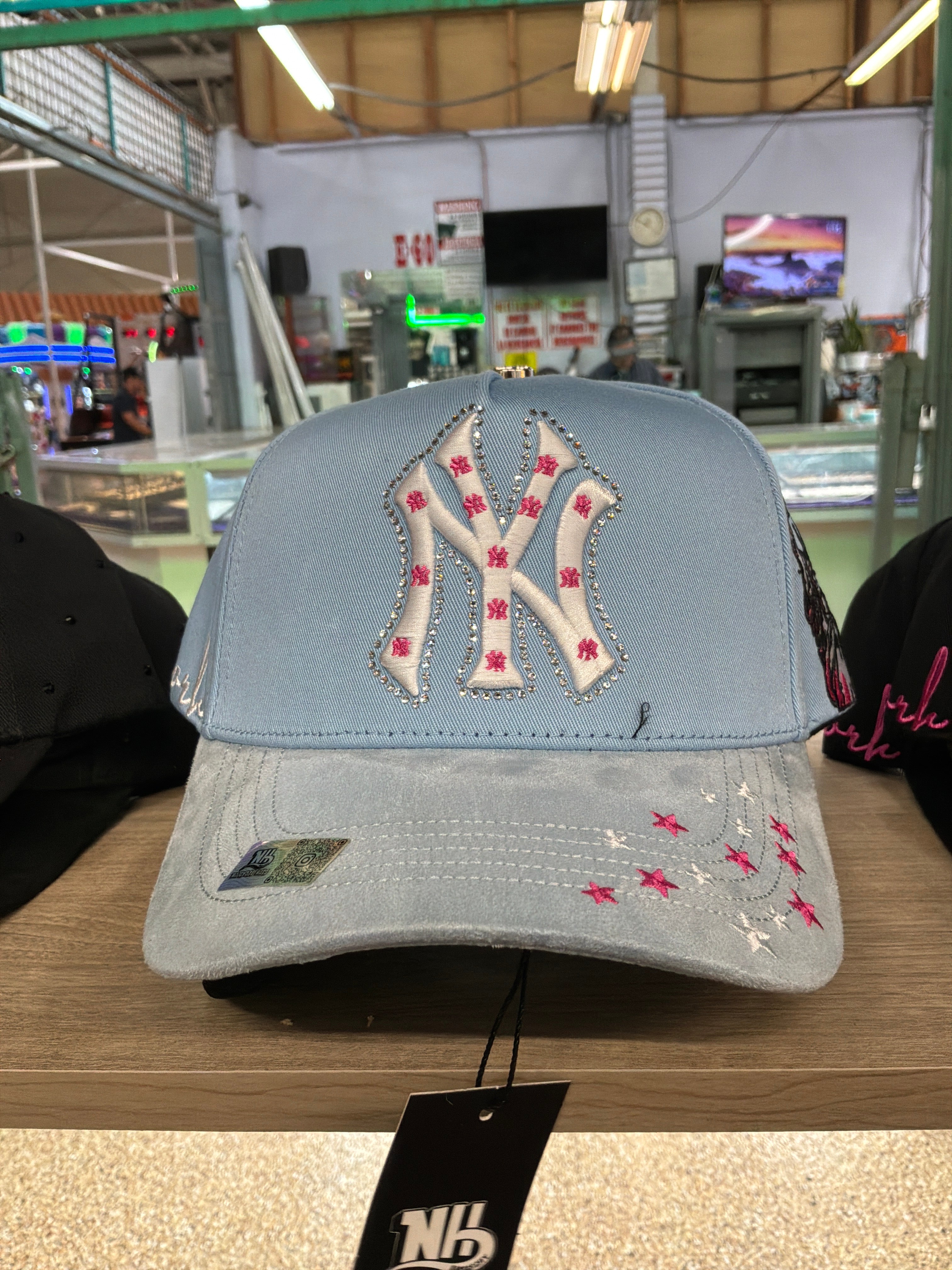 YANKEES BLUE WITH ROSE